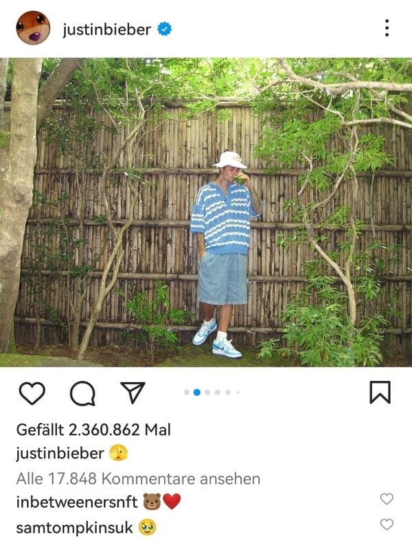 Justin Bieber präsentiert sich auf Instagram in einem lässigen Outfit. Die weiß-hellblauen Sneakers stechen dabei besonders hervor. Ein Screenshot reicht vollkommen aus, um eine Visual Search damit durchführen zu können.