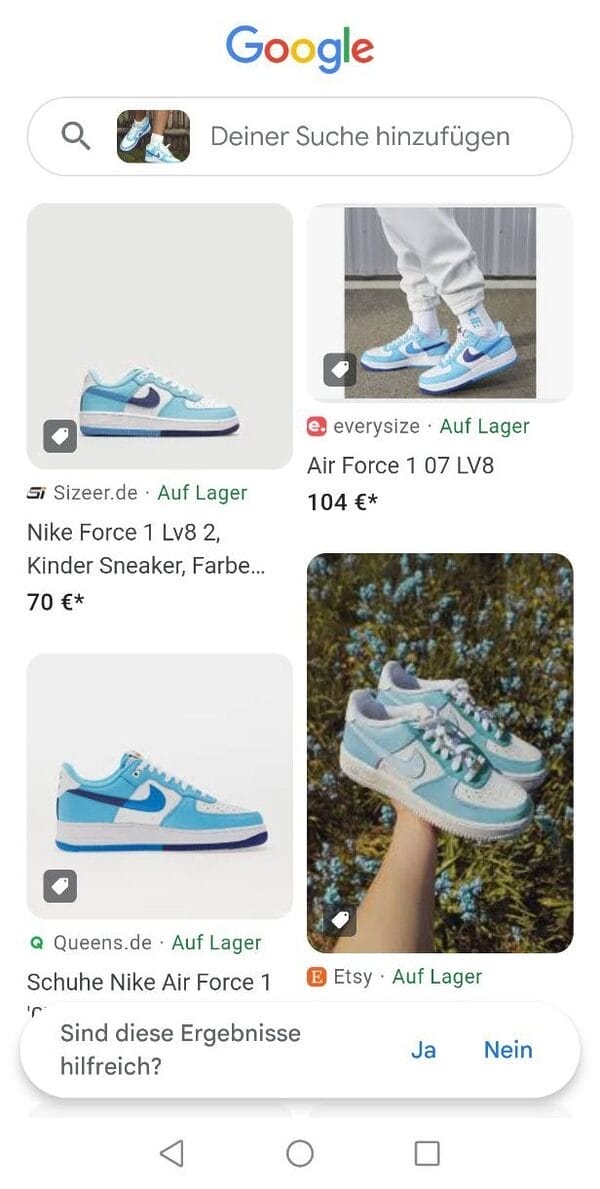 Dank strukturierter Daten erscheinen in den Suchergebnissen der Visual Search neben dem Produktnamen und der URL des jeweiligen Online-Shops auch noch Angaben zum Preis und zur aktuellen Verfügbarkeit des Produkts.