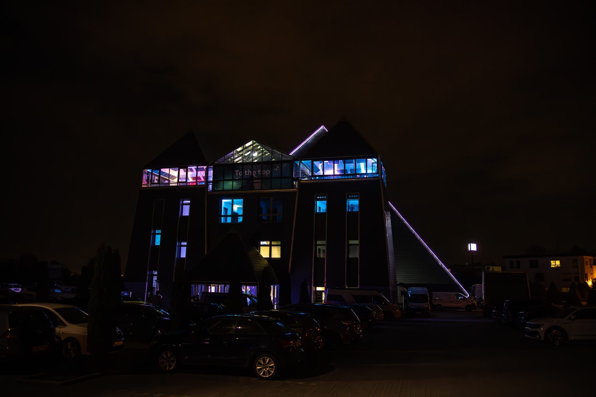 OMT 2023 Pyramide bei Nacht